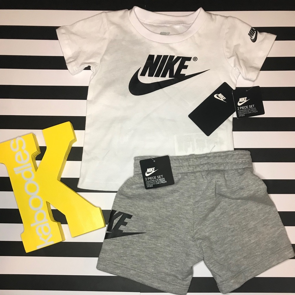 Nike Boys 2pc.